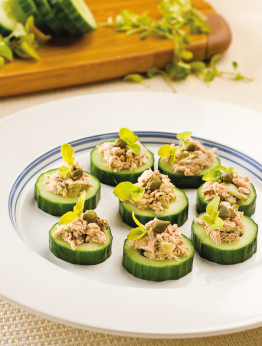 Canapés de concombre au thon