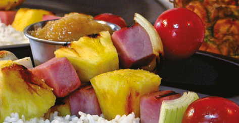 Brochettes de jambon et ananas