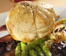 Tournedos de poulet au caramel de bleuets