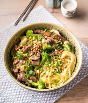 Sauté bœuf et brocoli aux arachides